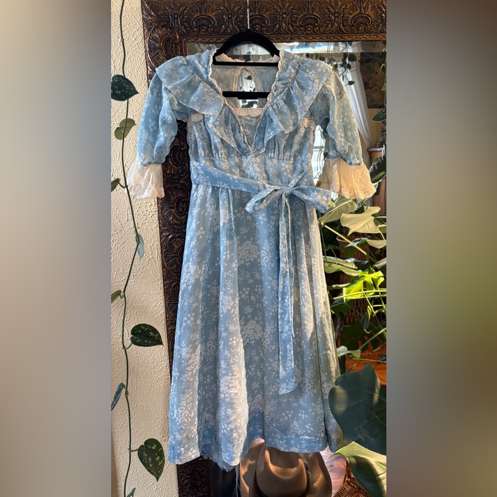 Altered Gunne Sax dress— PLEASE READ